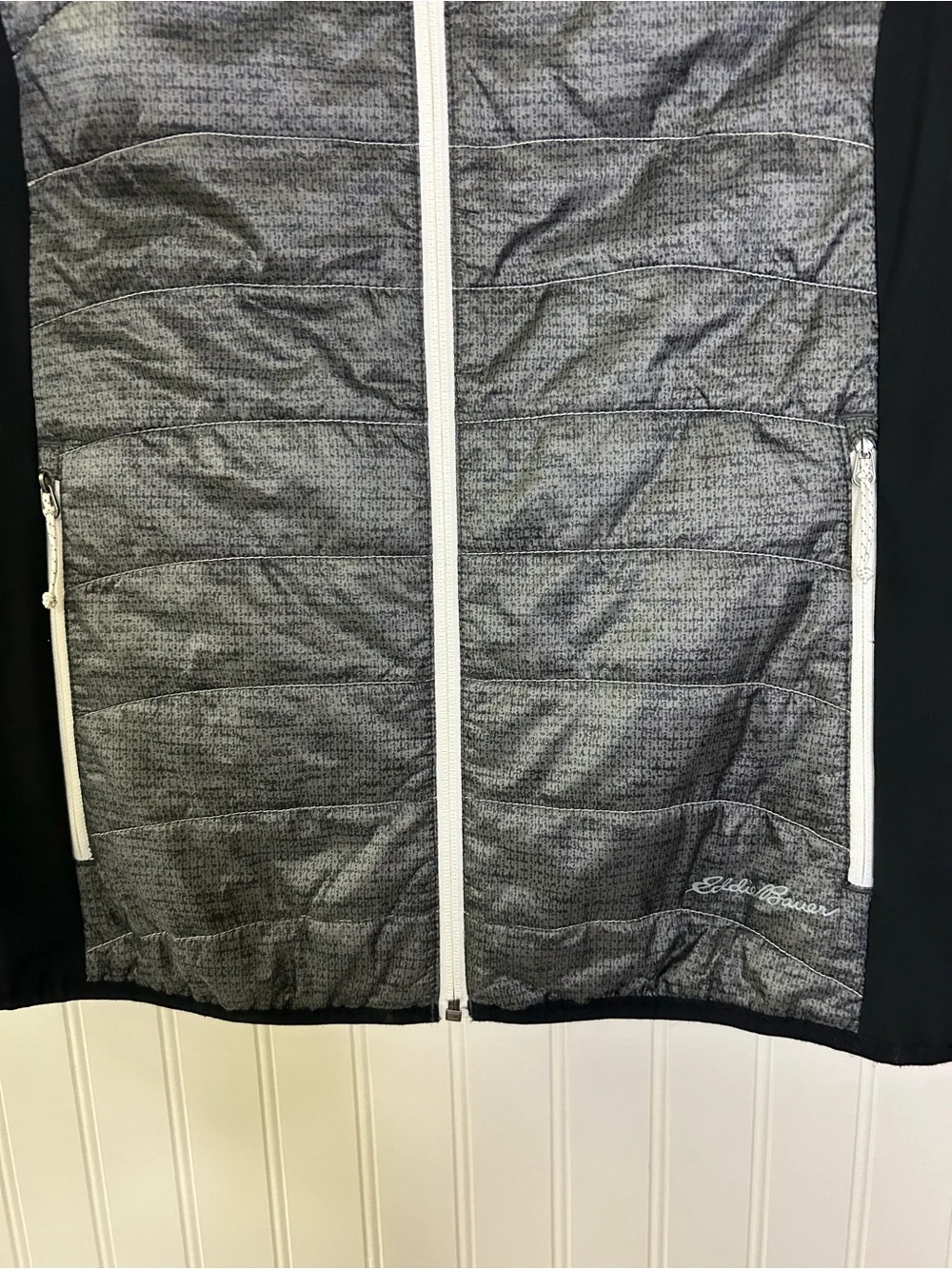 Eddie Bauer Quilted Gray & Black Sleeveless Puffer Vest Size 2XL